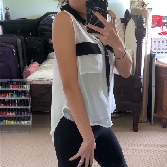 Black white sheer button down blouse collar pocket - Picture 3 of 7